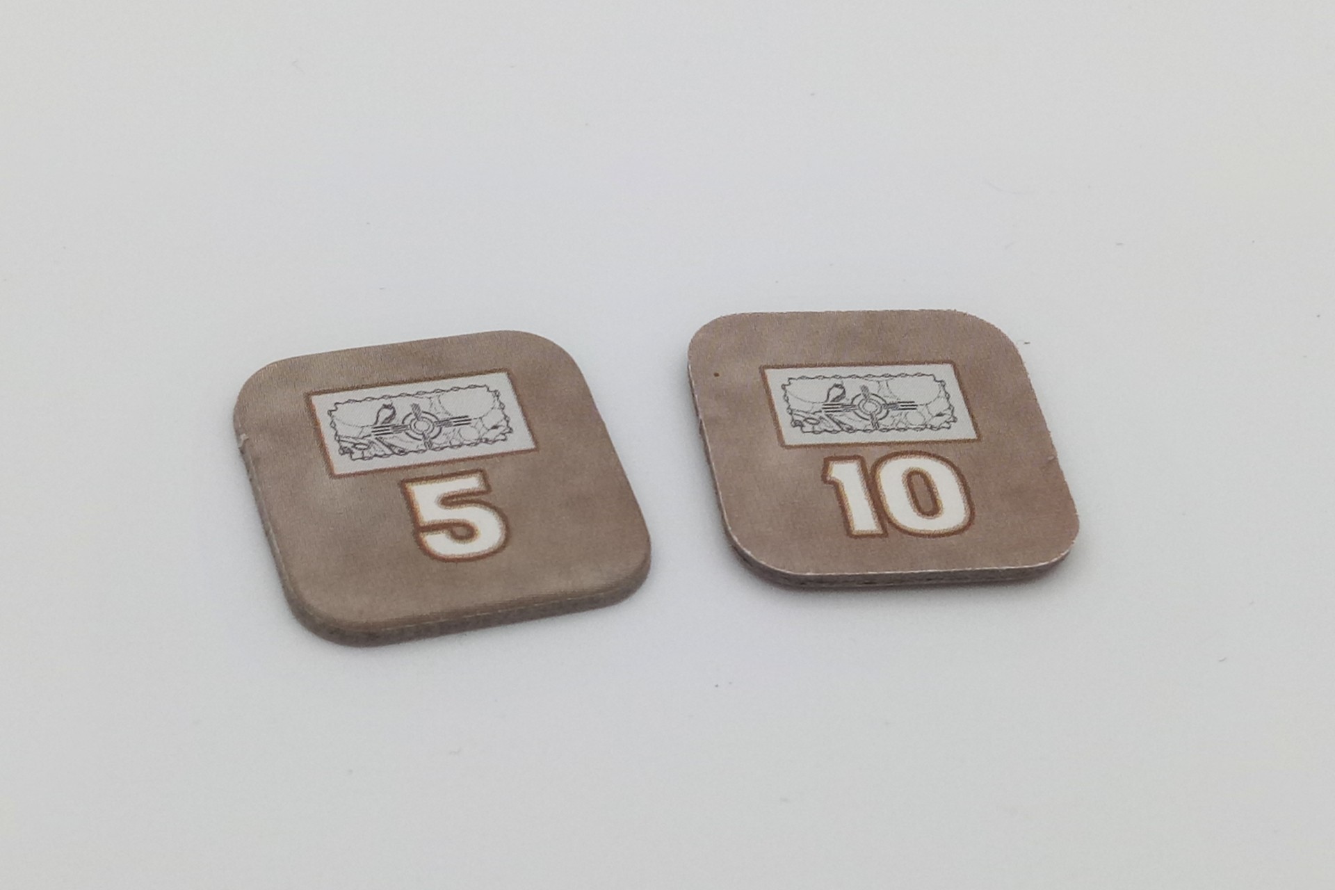 Spielmarker mit Banknote