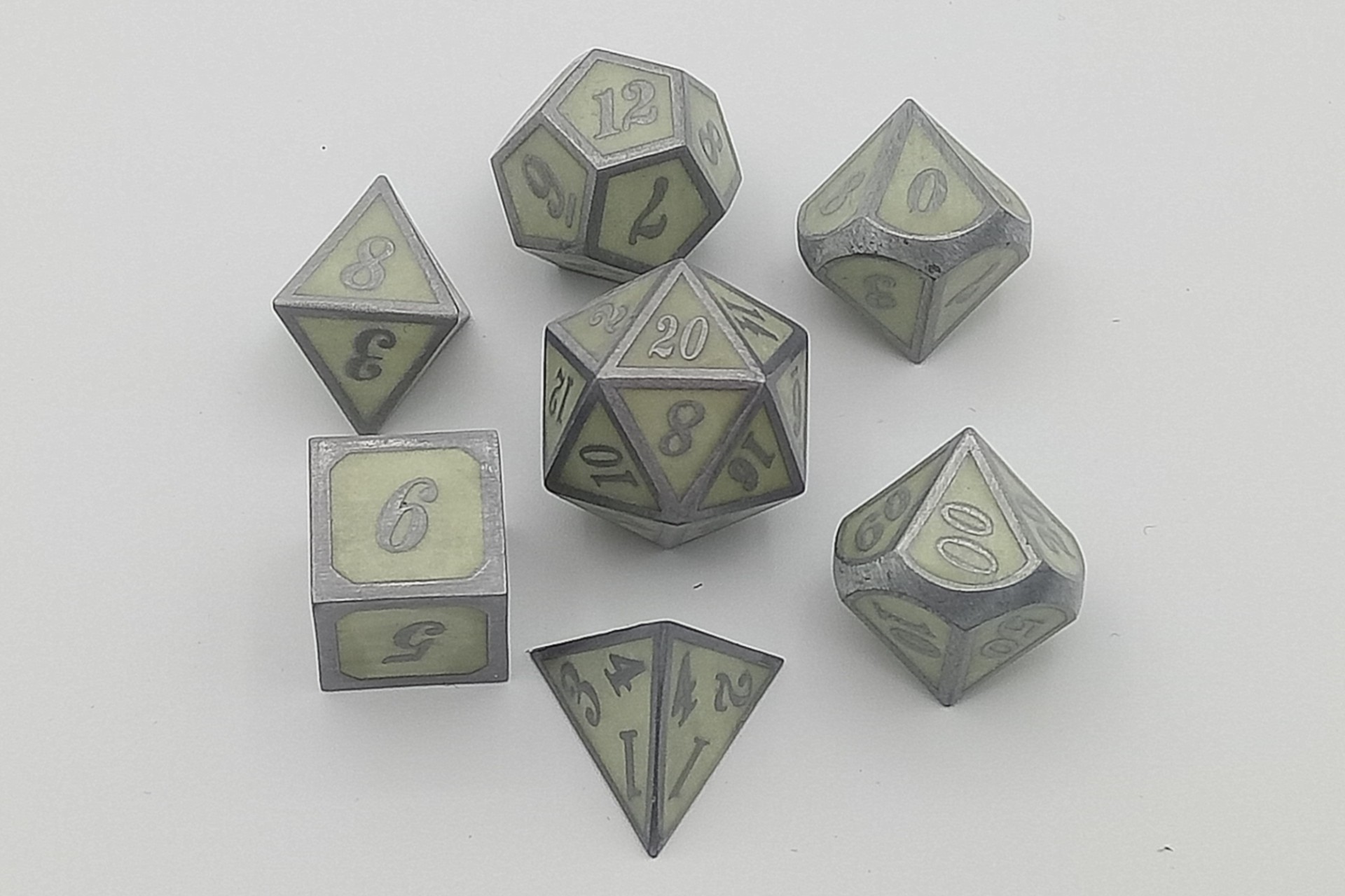 Glow in the Dark Metal Dice Set- grün