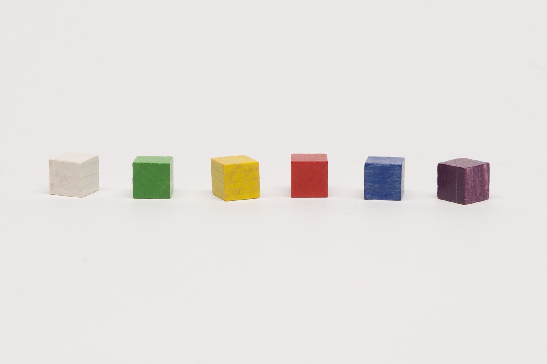Wooden cube 8 mm - dark yellow