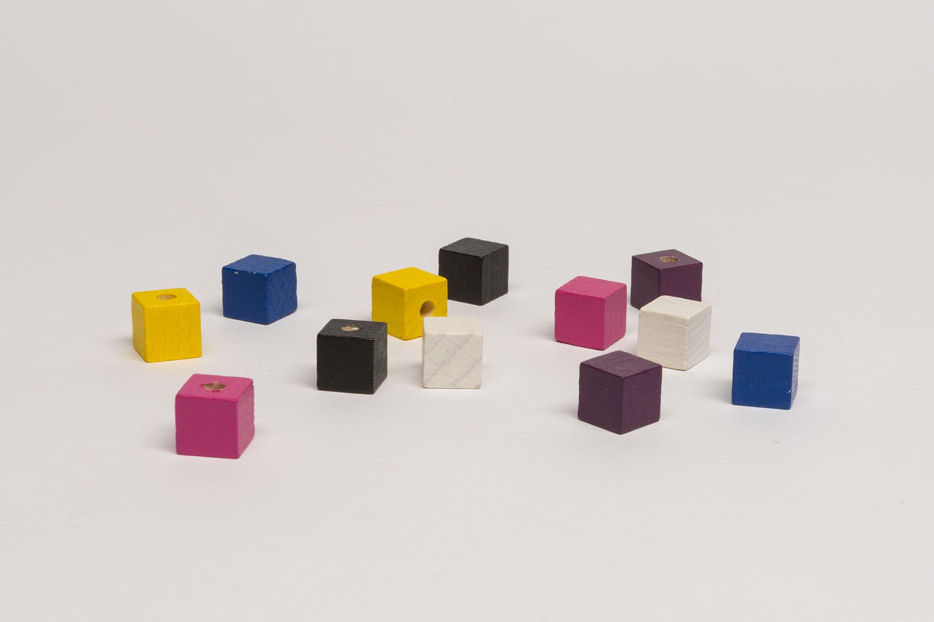 Cube 10 mm with drilling