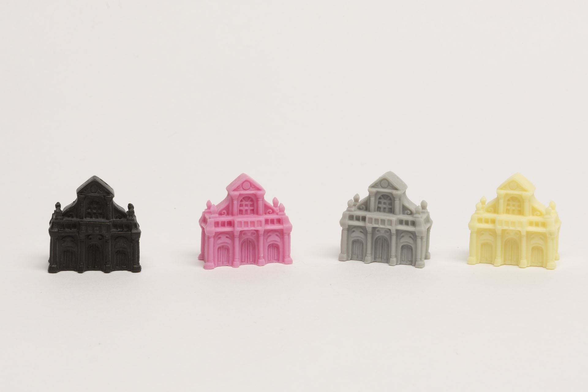 Set plastic houses from Bombay