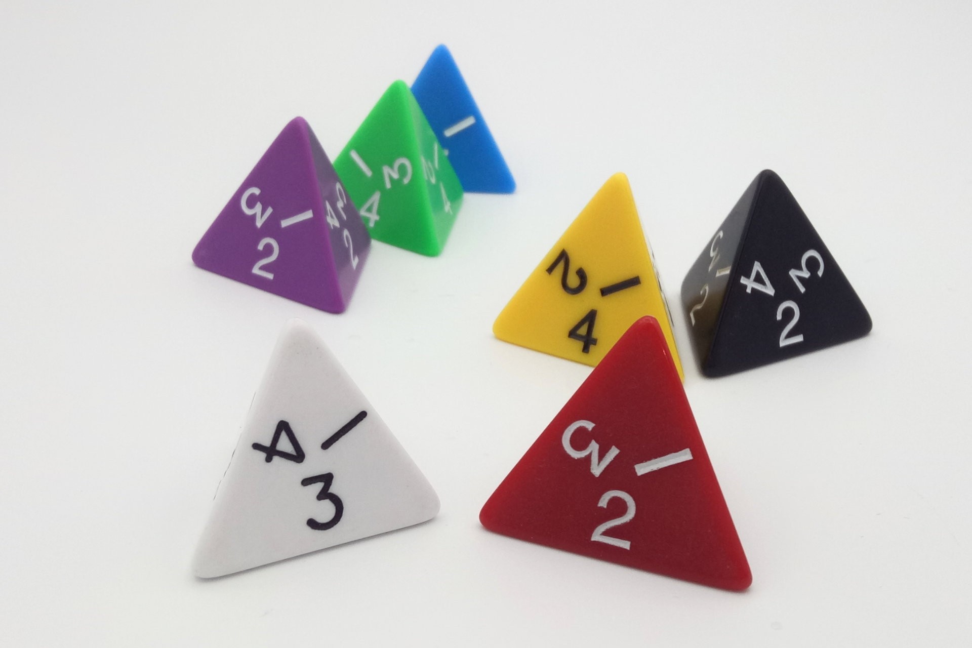 4-sided dice 30 mm