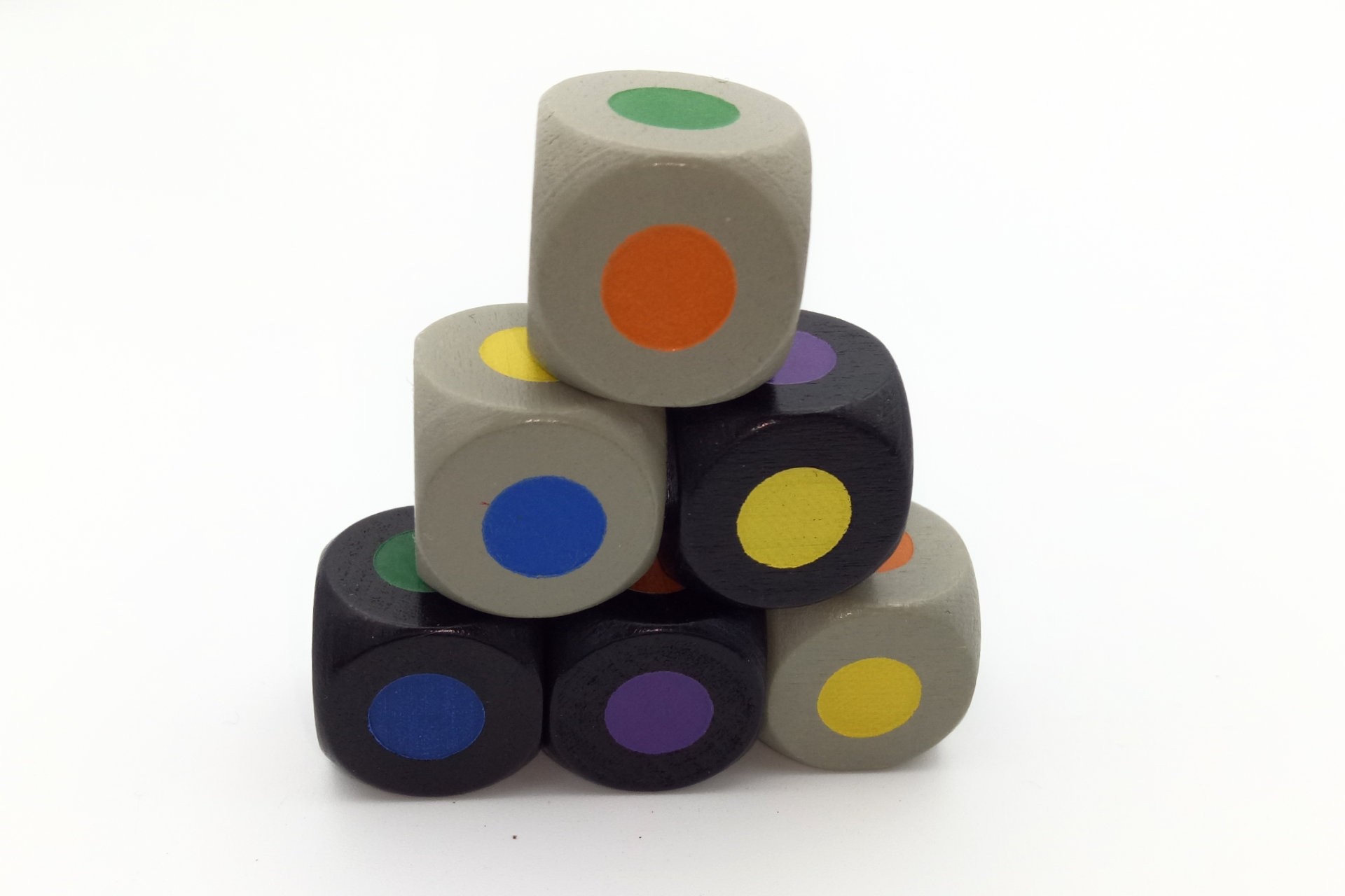 Color dice of width 16 mm