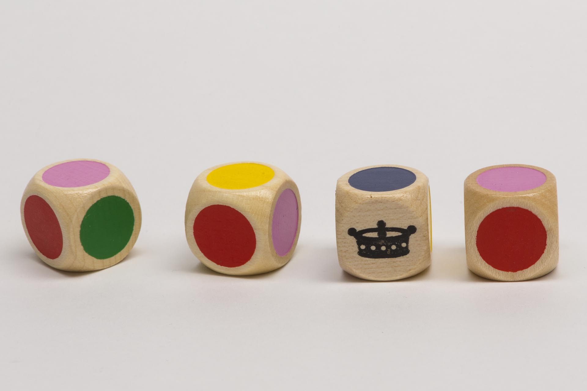 Color dice with crown