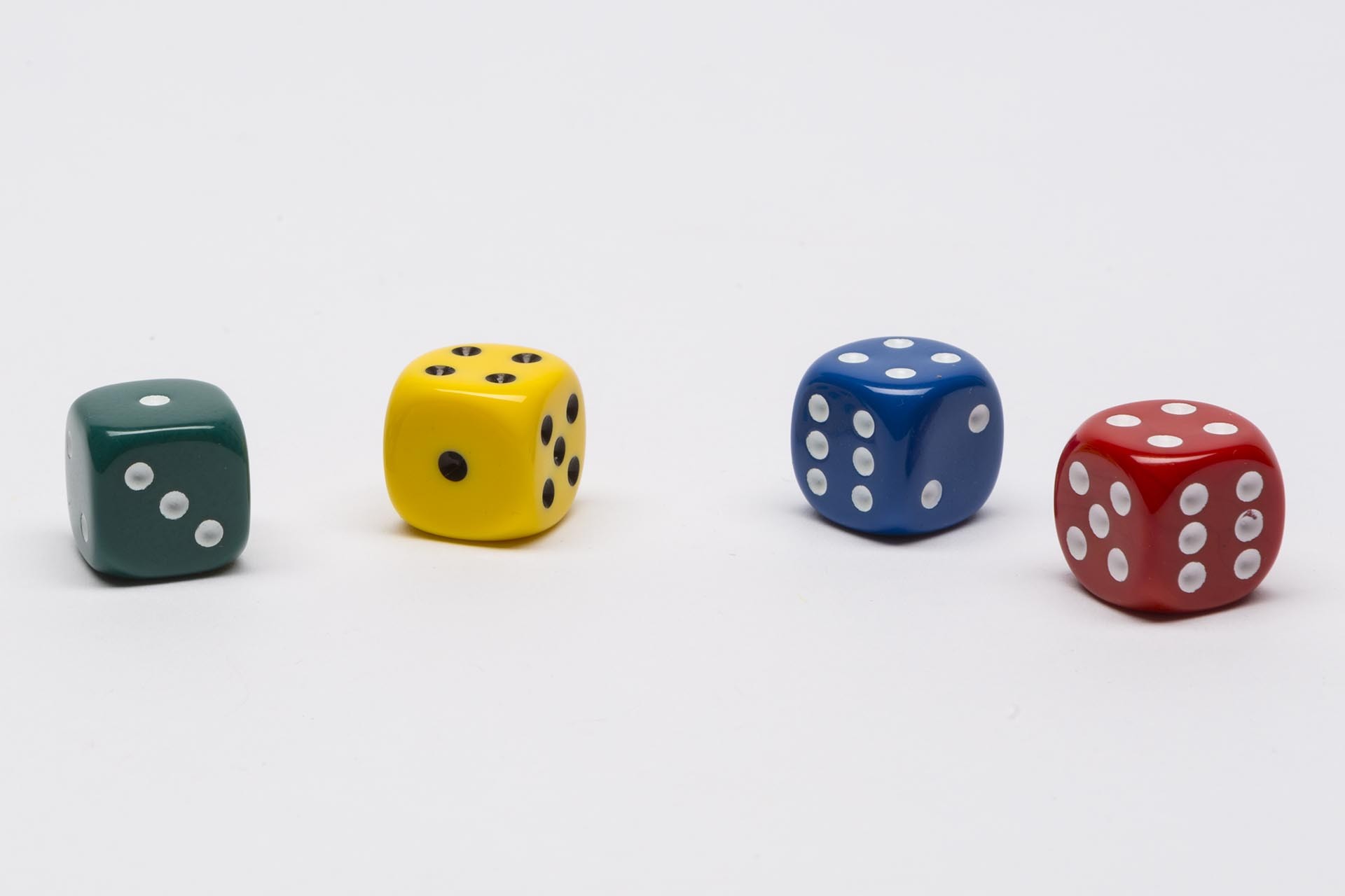 Plastic dice rounded 15 mm