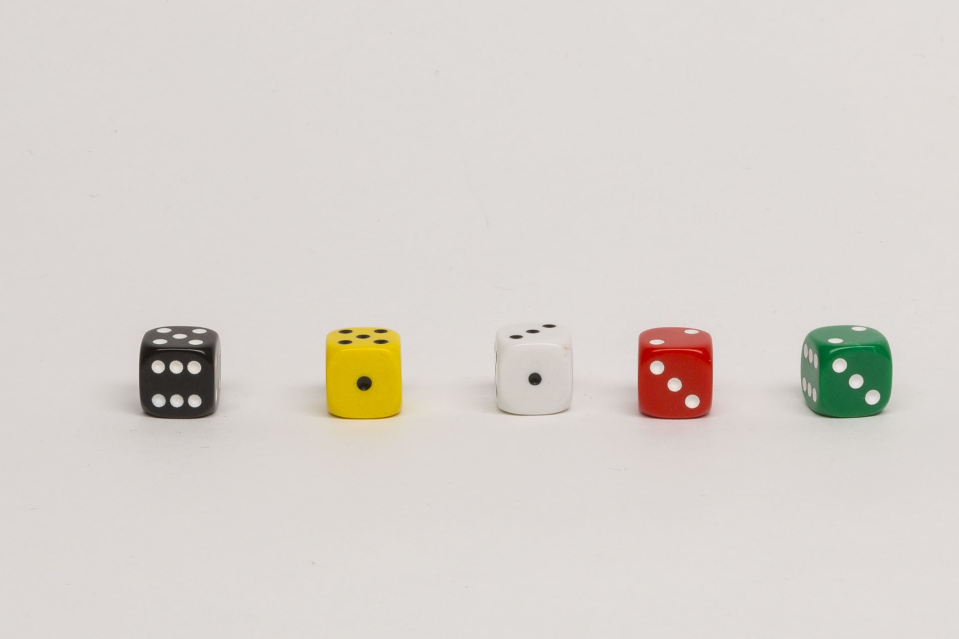 plastic dice 12 mm