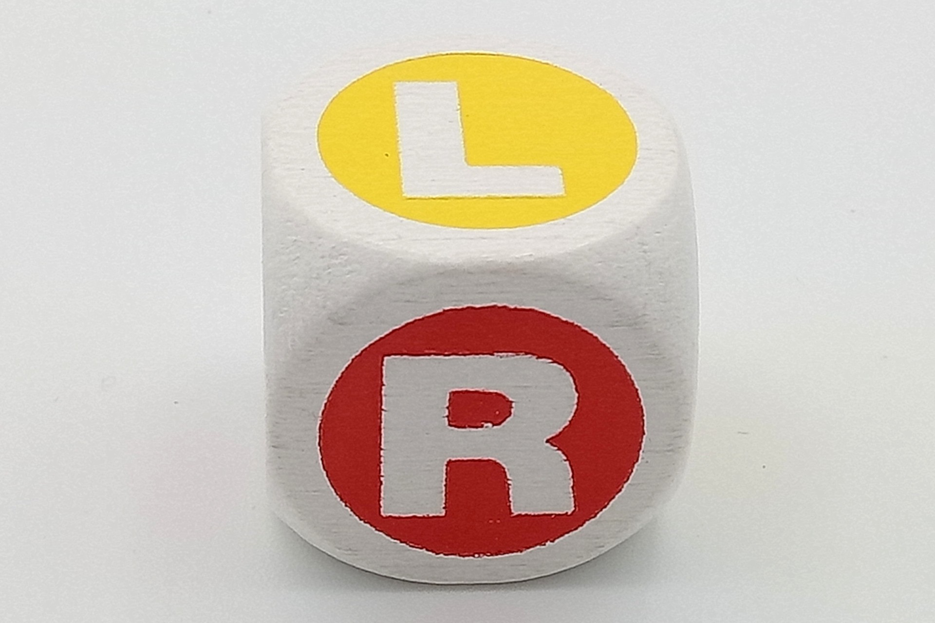 Letter dice L / R