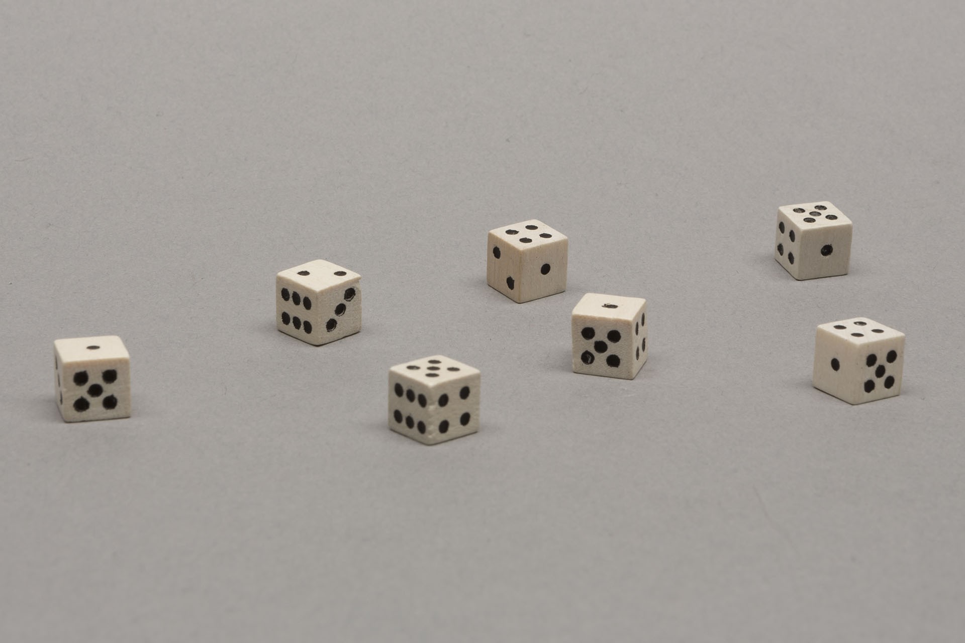 Miniature dice